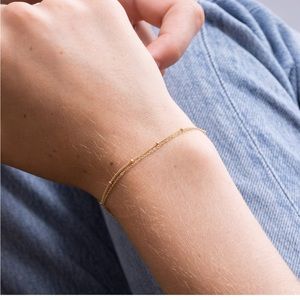Dainty gold bracelet